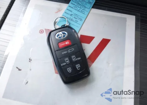 2025 Toyota Sienna Xle z USA, uszkodzony, nr VIN 5TDYRKEC4SS249344